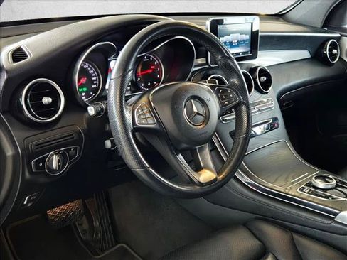 Used 2019 Mercedes-Benz GLC 300 4MATIC image 9
