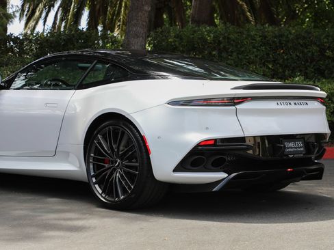 Used 2023 Aston Martin DBS Coupe RWD image 10