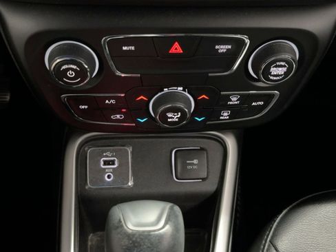 Used 2020 Jeep Compass Latitude image 17