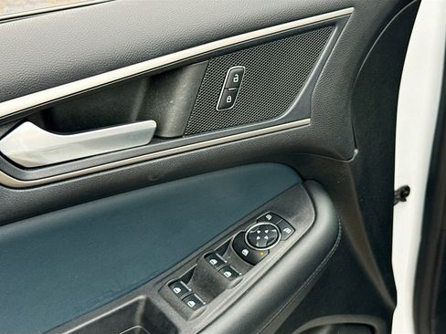 Certified 2023 Ford Edge SEL w/ Sport Appearance Package AWD/4WD image 8