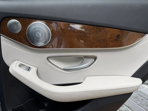 Used 2015 Mercedes-Benz C 300 4MATIC Sedan image 13