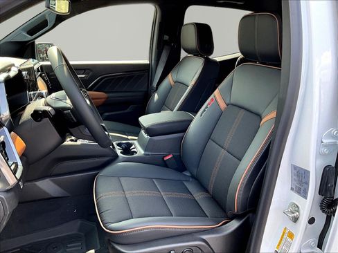 New 2026 GMC Canyon AT4 AWD/4WD image 16