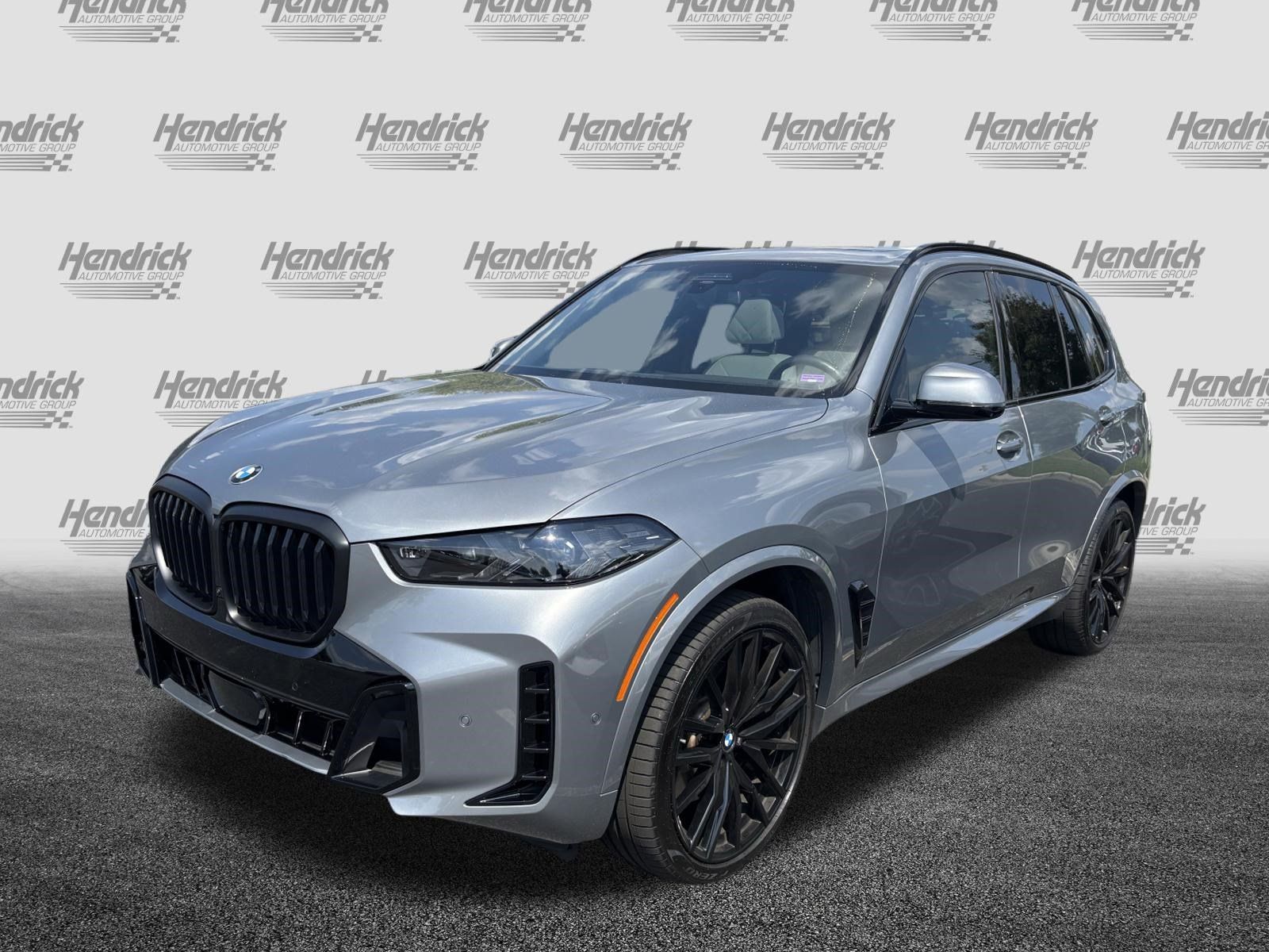 Certified 2024 BMW X5 xDrive40i w/ M Sport Package AWD/4WD image 6