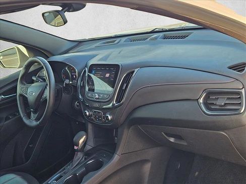 Used 2022 Chevrolet Equinox RS w/ Infotainment Package image 20