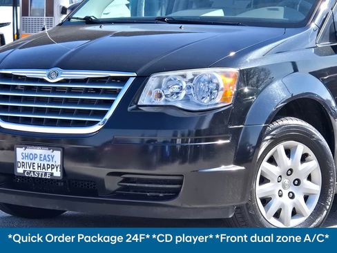 Used 2009 Chrysler Town & Country LX FWD image 2