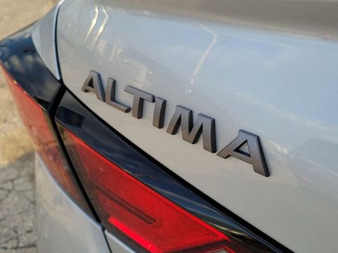 Used 2024 Nissan Altima 2.5 SV image 8