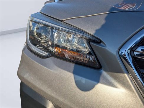 Used 2019 Subaru Outback 2.5i Premium image 9
