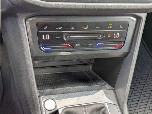 Used 2024 Volkswagen Tiguan SE R-Line image 21