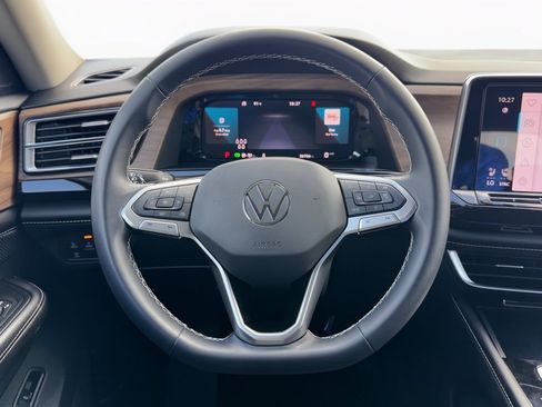 Used 2024 Volkswagen Atlas SE FWD image 10