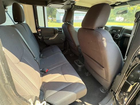 Used 2015 Jeep Wrangler Unlimited Sport w/ Max Tow Package AWD/4WD image 16