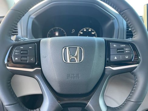 New 2026 Honda Odyssey Touring image 11