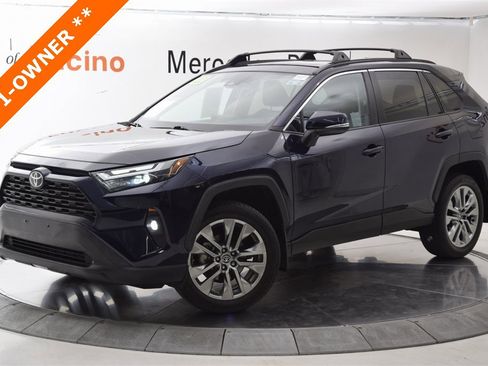 Used 2022 Toyota RAV4 XLE Premium image 2