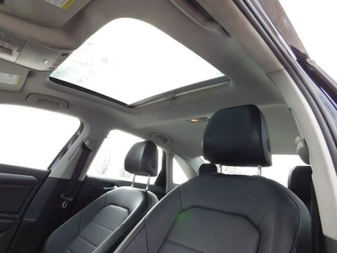 Used 2024 Volkswagen Jetta SE image 16