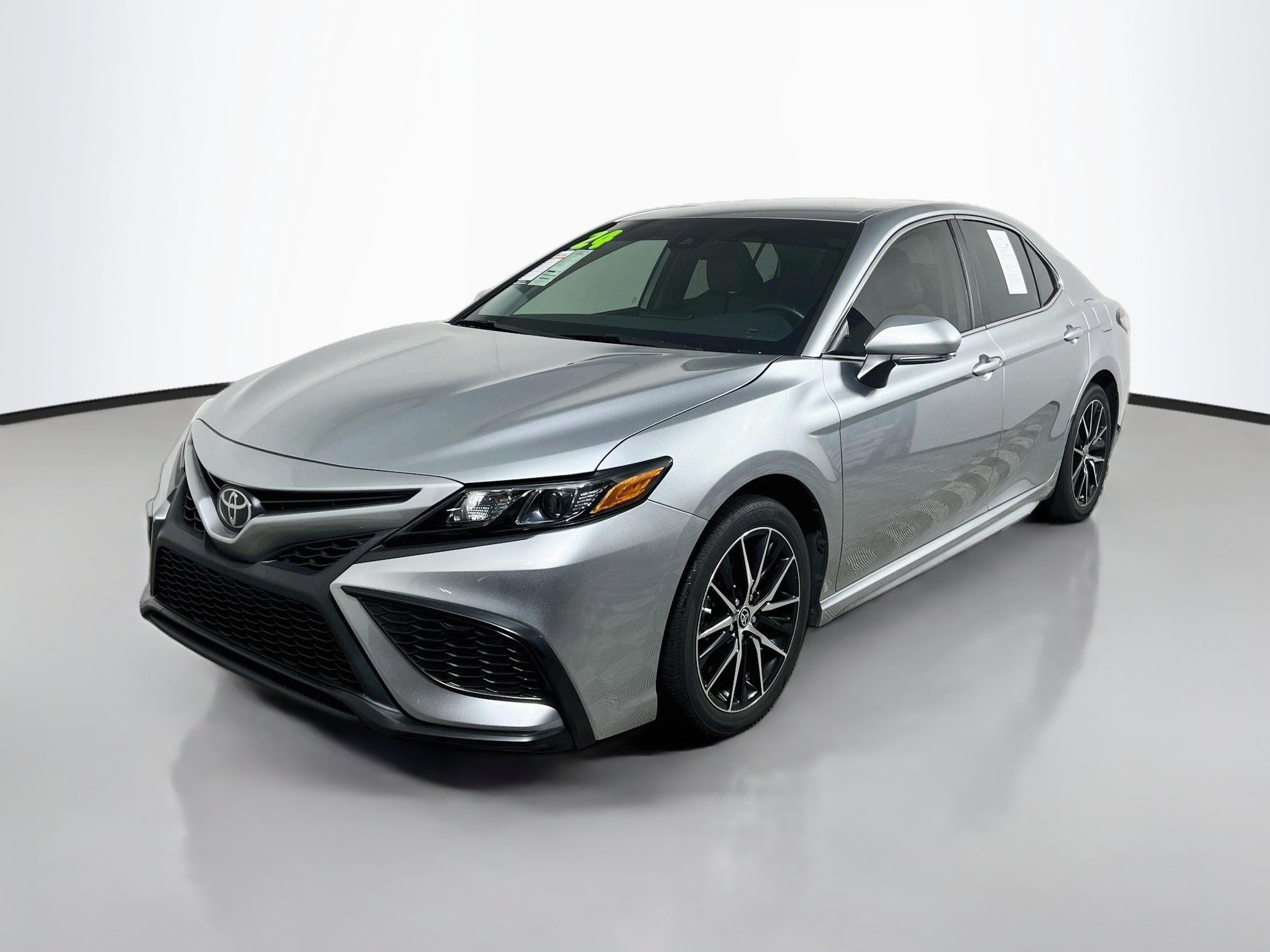 Used 2024 Toyota Camry SE FWD image 10