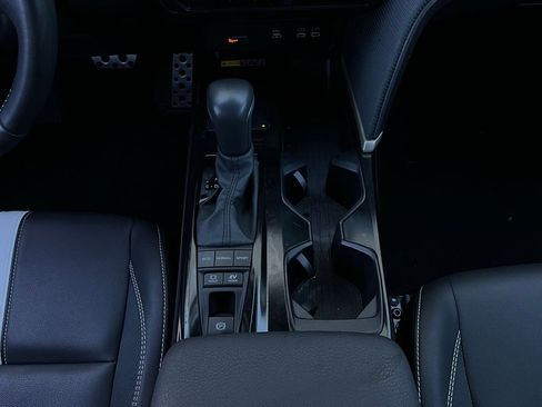 Used 2025 Toyota Camry SE image 15