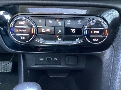 Used 2021 Buick Encore GX Essence w/ Experience Buick Package AWD/4WD image 20