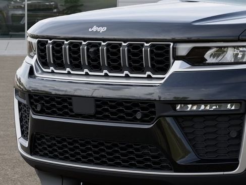 New 2026 Jeep Grand Cherokee Limited AWD/4WD image 12