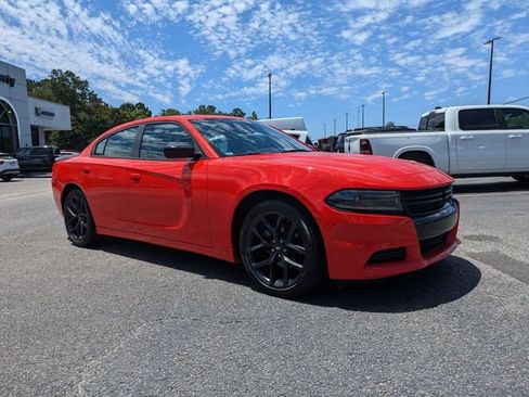 Used 2023 Dodge Charger SXT w/ Blacktop Package RWD image 2