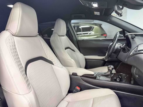Used 2022 Lexus UX 200 w/ Accessory Package (Z2) FWD image 16
