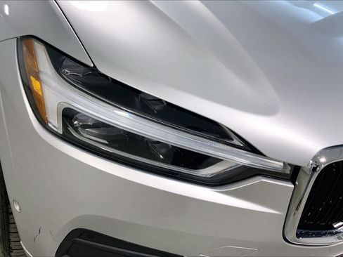 Used 2019 Volvo XC60 T6 Momentum w/ Premium Package image 27