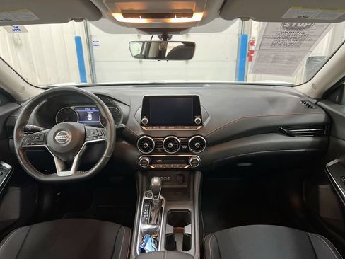 Used 2022 Nissan Sentra SR w/ Electronics Package FWD image 10