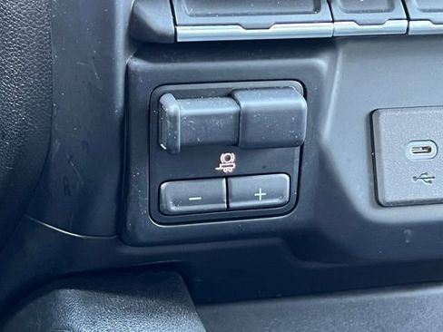 Used 2022 Chevrolet Silverado 1500 LT Trail Boss w/ Convenience Package II AWD/4WD image 35