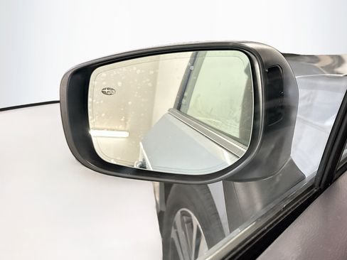 Used 2018 Subaru Outback 2.5i Limited AWD/4WD image 16