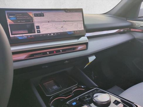New 2026 BMW i5 eDrive40 image 12