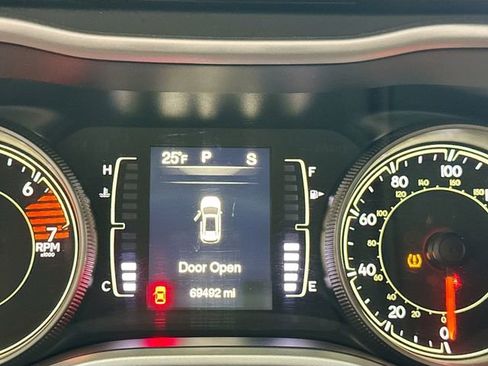 Used 2018 Jeep Cherokee Latitude Plus w/ Cold Weather Group image 13