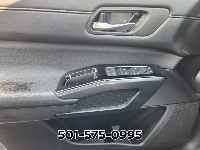 Used 2025 Nissan Pathfinder SL AWD/4WD image 35