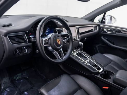 Used 2017 Porsche Macan AWD/4WD image 4