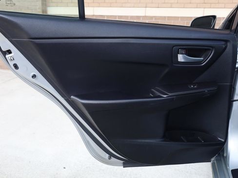 Used 2017 Toyota Camry LE FWD image 17
