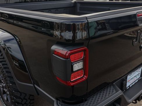 New 2025 Jeep Gladiator Willys image 7