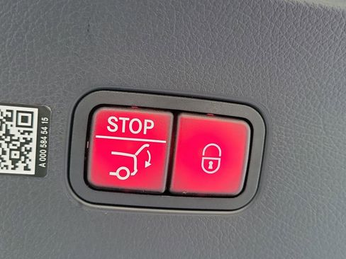 Used 2024 Mercedes-Benz GLC 300 4MATIC image 10