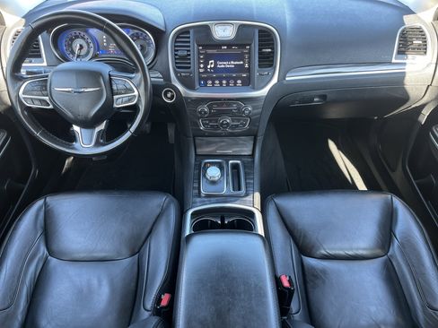Used 2021 Chrysler 300 Touring L image 5