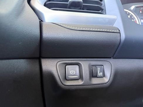 Used 2023 GMC Acadia SLT AWD/4WD image 21