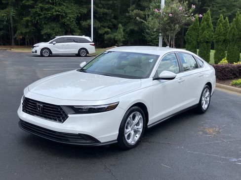 Used 2025 Honda Accord LX image 6