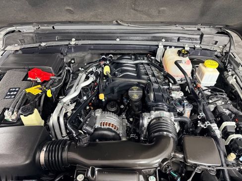 Used 2023 Jeep Gladiator Sport AWD/4WD image 33