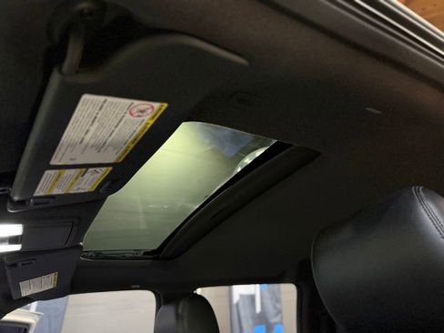 Used 2015 Ford F250 Lariat w/ Lariat Ultimate Package AWD/4WD image 19