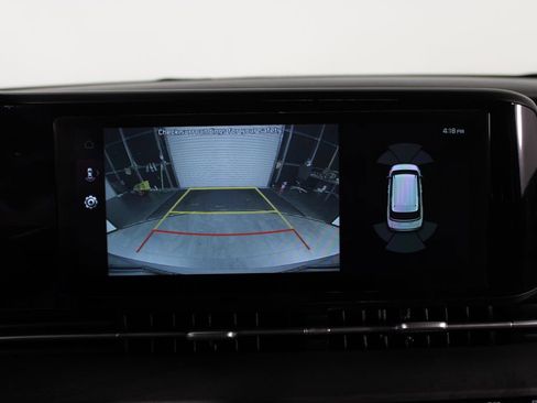 Used 2024 Kia Carnival EX image 29