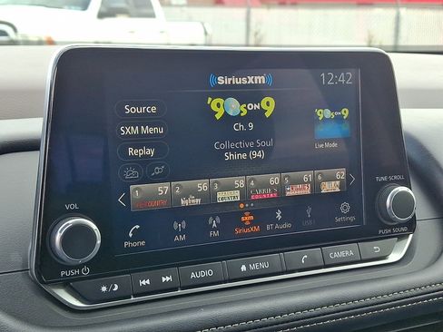 Used 2023 Nissan Rogue SV image 23