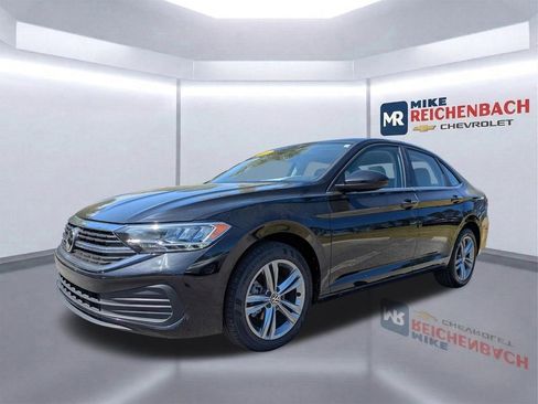 Used 2023 Volkswagen Jetta SE image 8