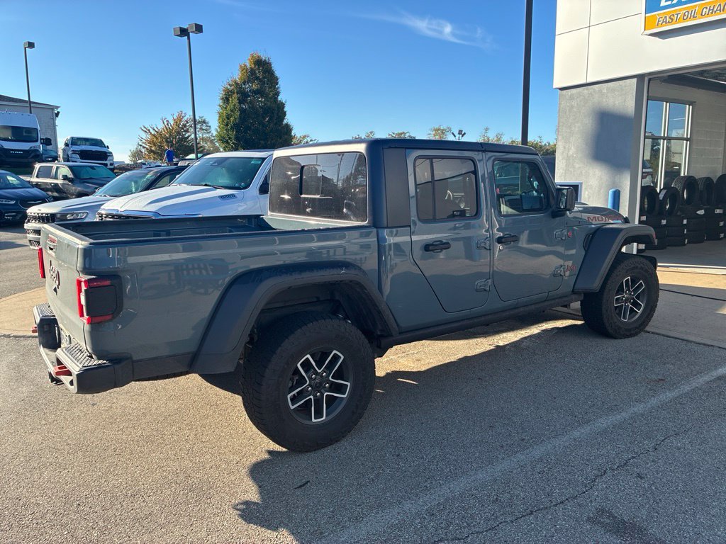 Used 2024 Jeep Gladiator Mojave w/ Technology Group AWD/4WD image 4