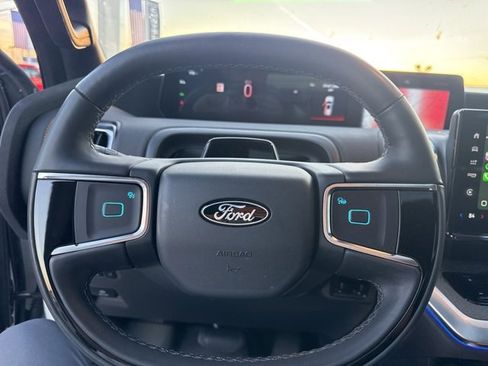 Used 2025 Ford Expedition Tremor image 37