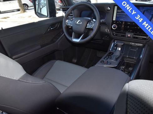 Used 2026 Lexus GX 550 image 16