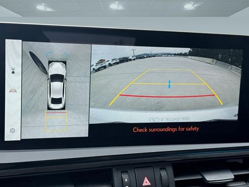 Used 2025 Lexus ES 300h w/ Accessory Package (Z2) FWD image 18