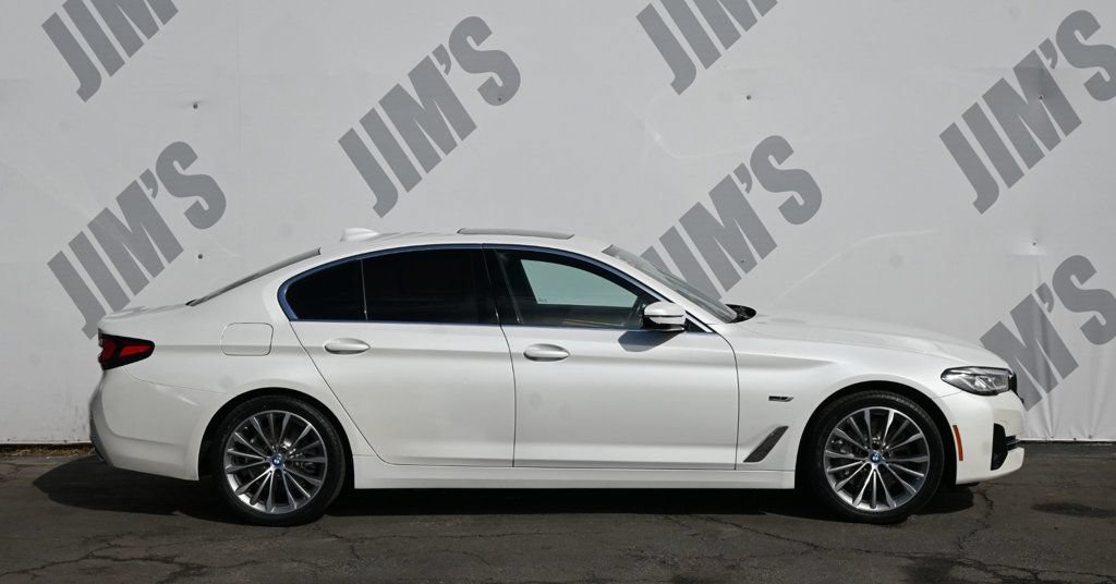 Used 2023 BMW 530e w/ Convenience Package RWD image 4