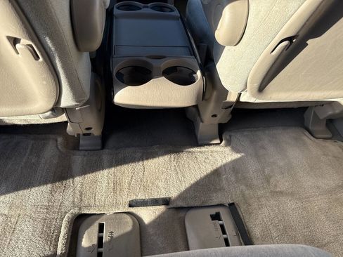 Used 2004 Toyota Sienna CE image 24