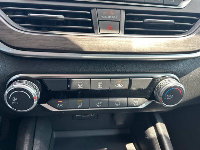 Used 2025 Nissan Altima 2.5 SV FWD image 23