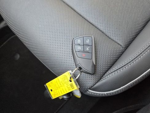 Used 2021 Buick Envision Essence image 36